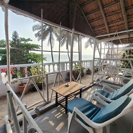 This Is It Beachfront - Rooms, Cafe & Events Арамбол Екстер'єр фото