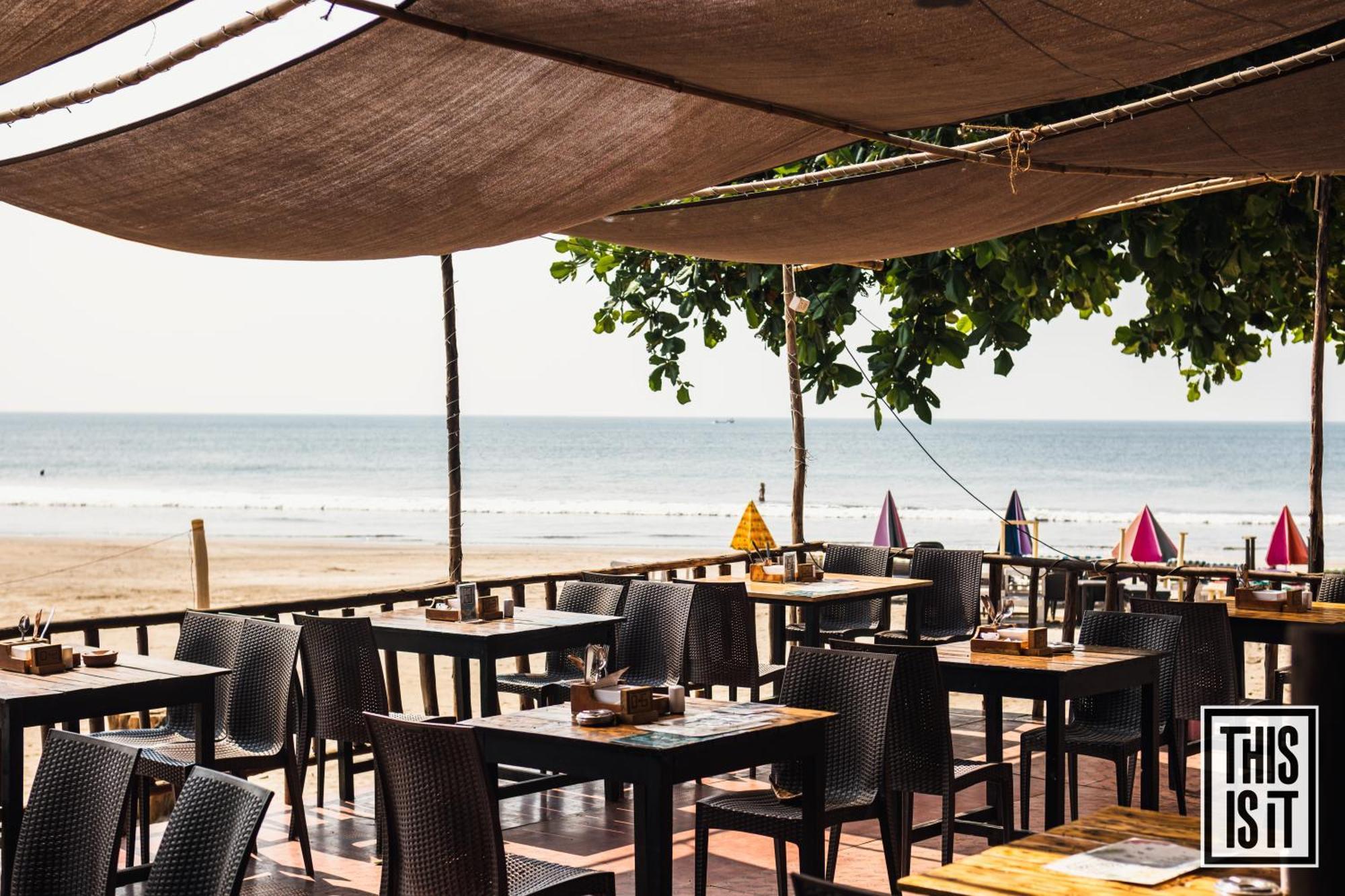 This Is It Beachfront - Rooms, Cafe & Events Арамбол Екстер'єр фото