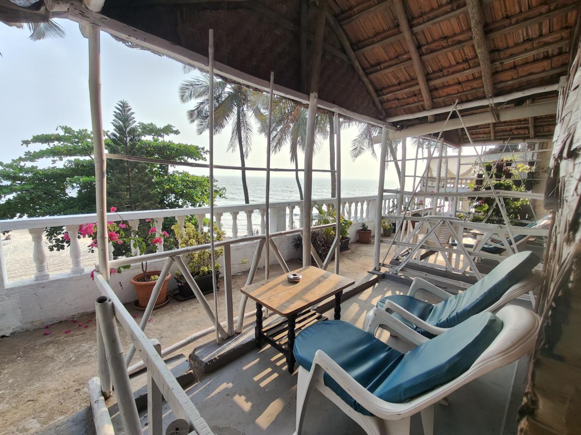 This Is It Beachfront - Rooms, Cafe & Events Арамбол Екстер'єр фото