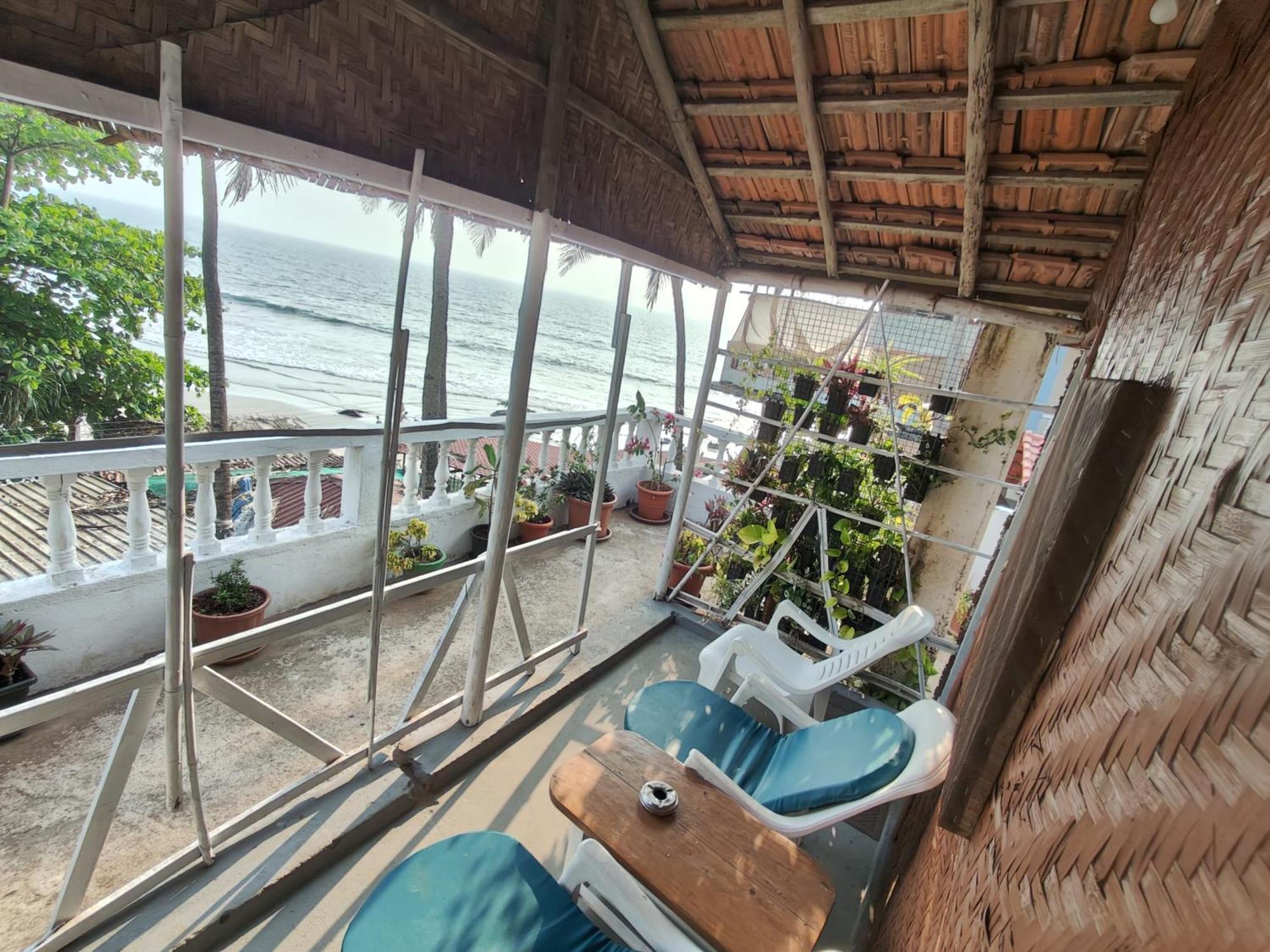 This Is It Beachfront - Rooms, Cafe & Events Арамбол Екстер'єр фото